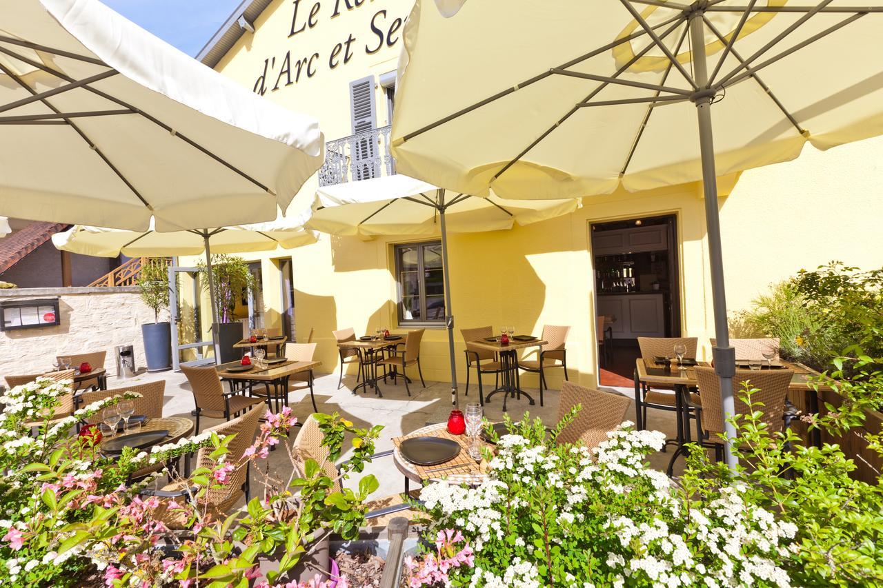 Hotel Restaurant Vertfeuille Arc-et-Senans Exterior foto